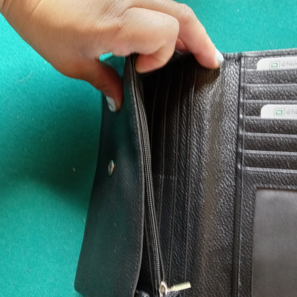 Wallet - Picture 3 of 4
